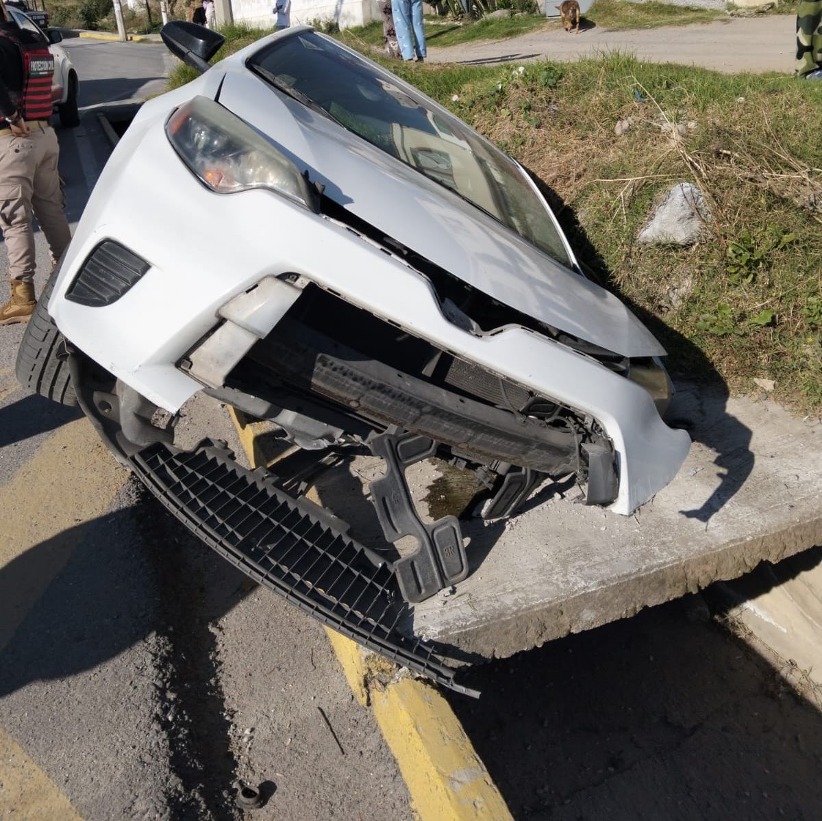 Atiende Protección Civil y Seguridad Pública de Huamantla accidente vehicular sobre el bulevar Yancuitlalpan